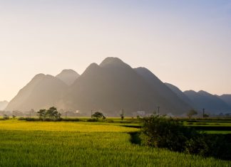 Τα Μαρμάρινα Βουνά του Βιετνάμ